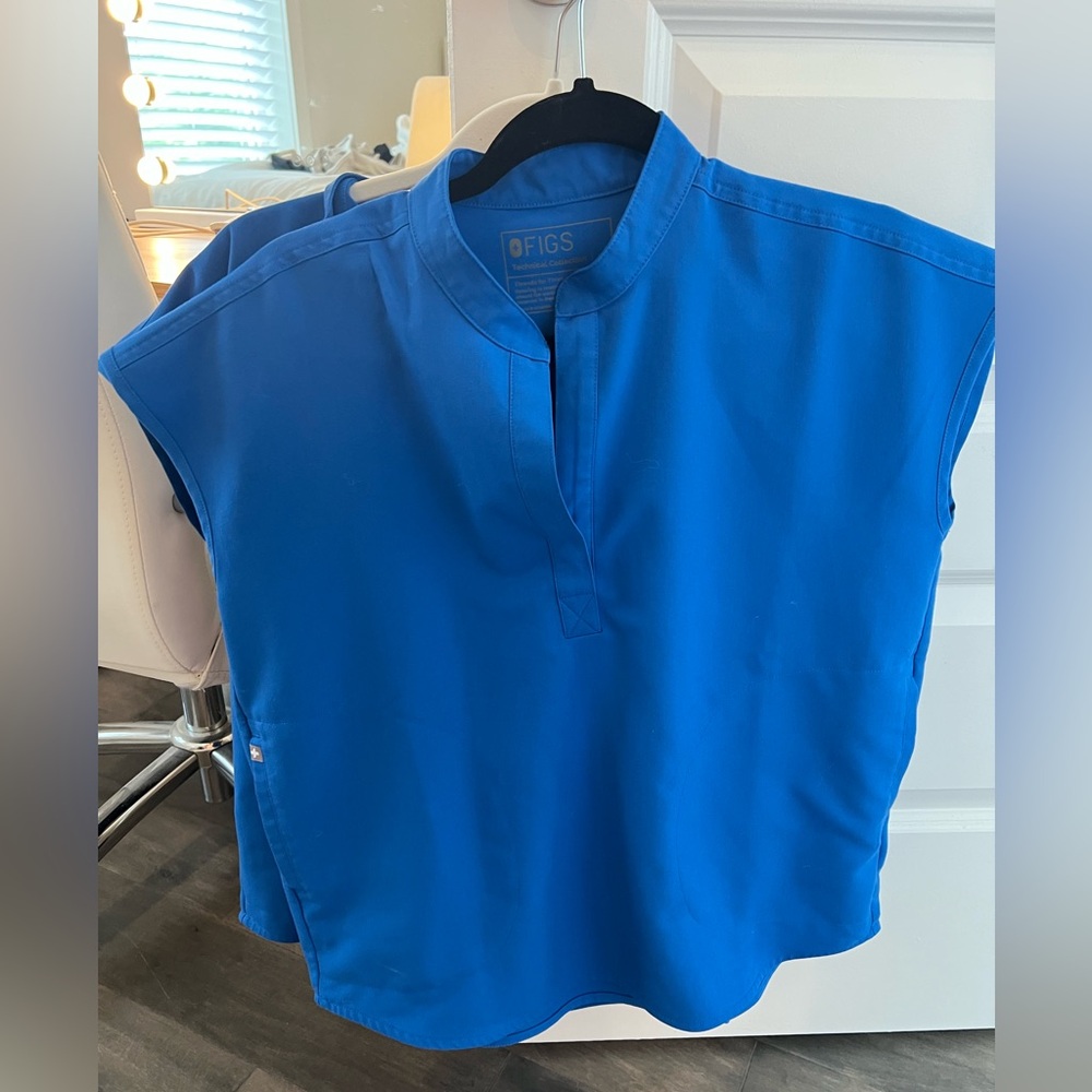 FIGS XS Rafaela Oversized Scrub Top in Royal Blue (PACK OF 3 OPTIONAL FOR $50)